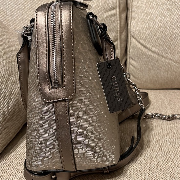 Handbag GUESSLos Angeles. - Picture 5 of 16